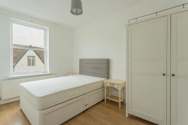 Two-bedroom town centre apartment available by Auction 26th March 2025