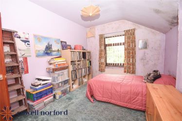 EXTENDED DETACHED 3-BEDROOM HOME WITH MASSIVE POTENTIAL