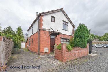 EXTENDED DETACHED 3-BEDROOM HOME WITH MASSIVE POTENTIAL
