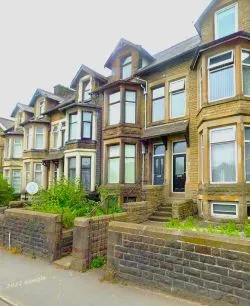 TERRACE HOUSE POTENTIAL REFURBISHMENT & DEVELOPMENT OPPORTUNITY