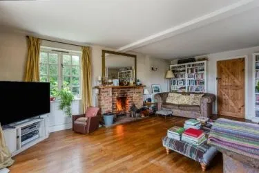 TO BE SOLD AT AUCTION LARGE FIVE BED DETACHED PROPERTY