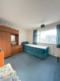 FOR SALE BY ONLINE PUBLIC AUCTION

EXTENDED THREE-BEDROOM SEMI-DETACHED PROPERTY

EXCELLENT RESIDENTIAL LOCATION

FANTASTIC OPPORTUNITY TO ACQUIRE A GREAT PROPERTY BMV