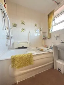 FOR SALE BY ONLINE PUBLIC AUCTION

EXTENDED THREE-BEDROOM SEMI-DETACHED PROPERTY

EXCELLENT RESIDENTIAL LOCATION

FANTASTIC OPPORTUNITY TO ACQUIRE A GREAT PROPERTY BMV