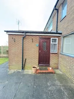 FOR SALE BY ONLINE PUBLIC AUCTION

EXTENDED THREE-BEDROOM SEMI-DETACHED PROPERTY

EXCELLENT RESIDENTIAL LOCATION

FANTASTIC OPPORTUNITY TO ACQUIRE A GREAT PROPERTY BMV