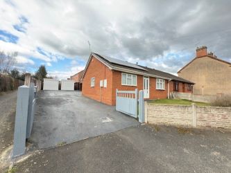 FOR SALE BY ONLINE PUBLIC AUCTION
WELL PRESENTED THREE BEDROOM SEMI-DETACHED BUNGALOW
LOCATED IN THE DESIRABLE MARKET TOWN OF MARKET DRAYTON
TWO DETACHED GARAGES
DRIVEWAY WITH PARKING FOR SEVERAL CARS