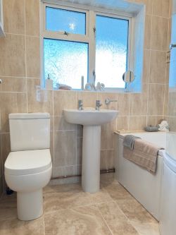 FOR SALE BY ONLINE PUBLIC AUCTION
WELL PRESENTED THREE BEDROOM SEMI-DETACHED BUNGALOW
LOCATED IN THE DESIRABLE MARKET TOWN OF MARKET DRAYTON
TWO DETACHED GARAGES
DRIVEWAY WITH PARKING FOR SEVERAL CARS