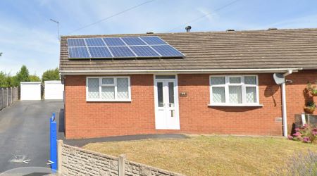 FOR SALE BY ONLINE PUBLIC AUCTION
WELL PRESENTED THREE BEDROOM SEMI-DETACHED BUNGALOW
LOCATED IN THE DESIRABLE MARKET TOWN OF MARKET DRAYTON
TWO DETACHED GARAGES
DRIVEWAY WITH PARKING FOR SEVERAL CARS