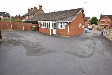 FOR SALE BY ONLINE PUBLIC AUCTION
WELL PRESENTED THREE BEDROOM SEMI-DETACHED BUNGALOW
LOCATED IN THE DESIRABLE MARKET TOWN OF MARKET DRAYTON
TWO DETACHED GARAGES
DRIVEWAY WITH PARKING FOR SEVERAL CARS
