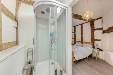 FOR SALE BY ONLINE PUBLIC AUCTION



Superb – 5 bedroom Property currently operated as Guest House 

Could be used as a large family home

Located only two minutes from Shrewsbury Town Centre

Beautiful character property that dates back to the 1600s