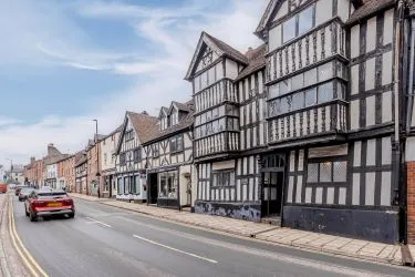 FOR SALE BY ONLINE PUBLIC AUCTION



Superb – 5 bedroom Property currently operated as Guest House 

Could be used as a large family home

Located only two minutes from Shrewsbury Town Centre

Beautiful character property that dates back to the 1600s