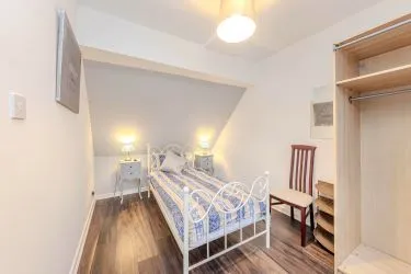 FOR SALE BY ONLINE PUBLIC AUCTION



Superb – 5 bedroom Property currently operated as Guest House 

Could be used as a large family home

Located only two minutes from Shrewsbury Town Centre

Beautiful character property that dates back to the 1600s