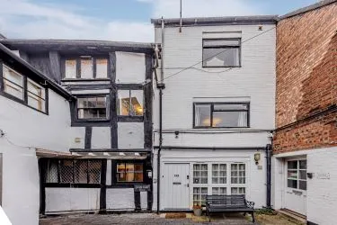 FOR SALE BY ONLINE PUBLIC AUCTION



Superb – 5 bedroom Property currently operated as Guest House 

Could be used as a large family home

Located only two minutes from Shrewsbury Town Centre

Beautiful character property that dates back to the 1600s