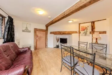 FOR SALE BY ONLINE PUBLIC AUCTION



Superb – 5 bedroom Property currently operated as Guest House 

Could be used as a large family home

Located only two minutes from Shrewsbury Town Centre

Beautiful character property that dates back to the 1600s