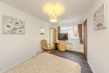 FOR SALE BY ONLINE PUBLIC AUCTION



Superb – 5 bedroom Property currently operated as Guest House 

Could be used as a large family home

Located only two minutes from Shrewsbury Town Centre

Beautiful character property that dates back to the 1600s