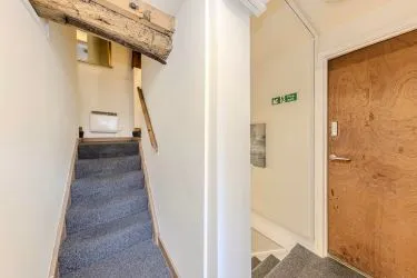 FOR SALE BY ONLINE PUBLIC AUCTION



Superb – 5 bedroom Property currently operated as Guest House 

Could be used as a large family home

Located only two minutes from Shrewsbury Town Centre

Beautiful character property that dates back to the 1600s