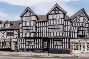 FOR SALE BY ONLINE PUBLIC AUCTION



Superb – 5 bedroom Property currently operated as Guest House 

Could be used as a large family home

Located only two minutes from Shrewsbury Town Centre

Beautiful character property that dates back to the 1600s