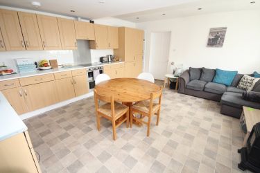 Town and Country Property Auctions Scotland is proud to present this four bedroom detached dwellinghouse located in the centre of New Deer.