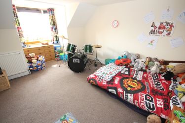 Town and Country Property Auctions Scotland is proud to present this four bedroom detached dwellinghouse located in the centre of New Deer.
