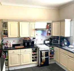 TERRACE HOUSE POTENTIAL REFURBISHMENT & DEVELOPMENT OPPORTUNITY