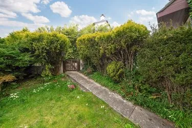 This two-bedroom home is a prime investment, ideal for rentals or resale. With great views in a desirable location, it’s a smart, low-risk addition to any portfolio.