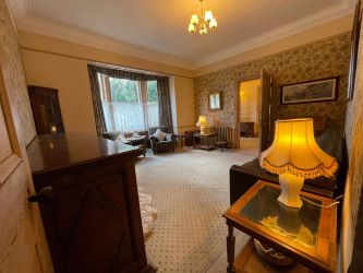 UNMODERNISED LARGE 5 BED DETACHED PERIOD PROPERTY