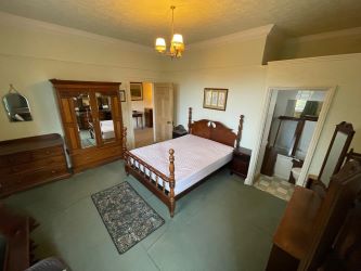 UNMODERNISED LARGE 5 BED DETACHED PERIOD PROPERTY