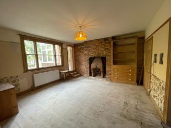 UNMODERNISED LARGE 5 BED DETACHED PERIOD PROPERTY