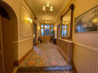 UNMODERNISED LARGE 5 BED DETACHED PERIOD PROPERTY