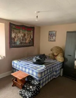 Town & Country Property Auctions offers this incredible 2 bedroom property in Campbeltown.