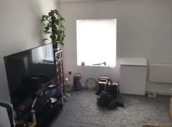 Attention Investors! An excellent investment opportunity. A Leasehold 1-bedroom flat on the second floor, producing a rental income of £6,000 per annum. 
999 Year Lease From 1 January 2021. Ground Rent £500 pa
