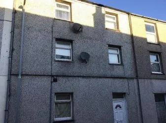 Attention Investors! An excellent investment opportunity. A Leasehold 1-bedroom flat on the second floor, producing a rental income of £6,000 per annum. 
999 Year Lease From 1 January 2021. Ground Rent £500 pa