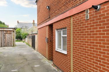 Coastal Ground Floor Flat with Strong Rental Appeal