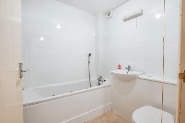 Coastal Ground Floor Flat with Strong Rental Appeal