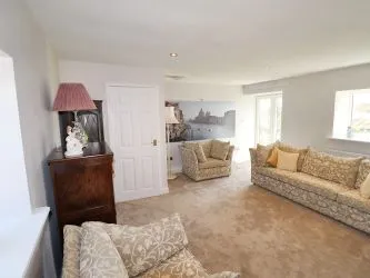 TRADITIONAL FARMHOUSE WITH EQUESTRIAN FACILITIES