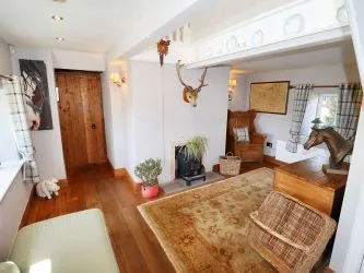 TRADITIONAL FARMHOUSE WITH EQUESTRIAN FACILITIES