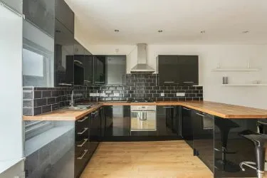 Two-bedroom town centre apartment available by Auction 30th April 2025