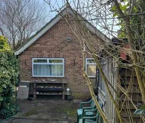 131 Field Common Lane, Walton-on-Thames, Surrey, KT12 3QW