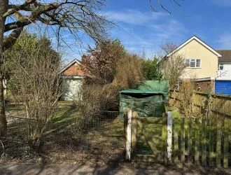 131 Field Common Lane, Walton-on-Thames, Surrey, KT12 3QW