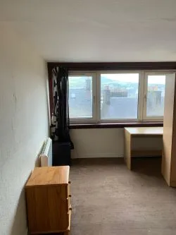 Town & Country Property Auctions offers this incredible 2 bedroom property in Campbeltown.