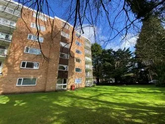 Spacious balcony apartment overlooking gardens with a brilliant refurbishment opportunity to increase the value significantly, benefits from a separate kitchen and bathroom and separate w/c. Best of all its centrally located close to Westbourne Village.
