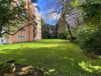 Spacious balcony apartment overlooking gardens with a brilliant refurbishment opportunity to increase the value significantly, benefits from a separate kitchen and bathroom and separate w/c. Best of all its centrally located close to Westbourne Village.