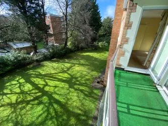 Spacious balcony apartment overlooking gardens with a brilliant refurbishment opportunity to increase the value significantly, benefits from a separate kitchen and bathroom and separate w/c. Best of all its centrally located close to Westbourne Village.