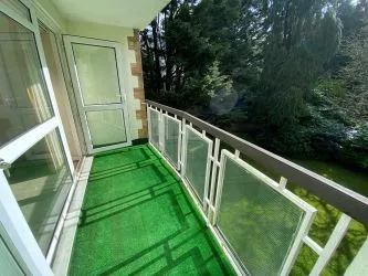Spacious balcony apartment overlooking gardens with a brilliant refurbishment opportunity to increase the value significantly, benefits from a separate kitchen and bathroom and separate w/c. Best of all its centrally located close to Westbourne Village.