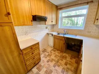 Spacious balcony apartment overlooking gardens with a brilliant refurbishment opportunity to increase the value significantly, benefits from a separate kitchen and bathroom and separate w/c. Best of all its centrally located close to Westbourne Village.