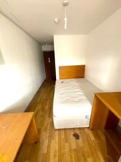 *** NO RESERVE PRICE *** VACANT STUDIO IN YOUNG VILLAGE MUST BE SOLD AT AUCTION