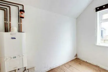 UNMODERNISED 3 BED SEMI DETACHED BUNGLOW