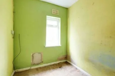 UNMODERNISED 3 BED SEMI DETACHED BUNGLOW