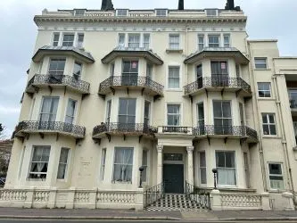 A spacious two bedroom, basement apartment set in the Regency Gardens of Warrior Square.  - Basement Flat G Warrior House, 22 Warrior Square, St Leonards-on-Sea, East Sussex, TN37 6BS