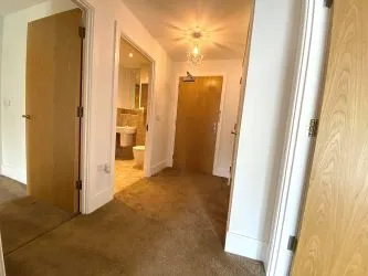 Modern 2-bedroom flat in Bournemouth Town Centre with open-plan living, 2 bathrooms, private balcony, and underground parking. - The Summit, 211 Upper Terrace Road, Bournemouth, BH2 5EA