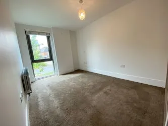 Modern 2-bedroom flat in Bournemouth Town Centre with open-plan living, 2 bathrooms, private balcony, and underground parking. - The Summit, 211 Upper Terrace Road, Bournemouth, BH2 5EA